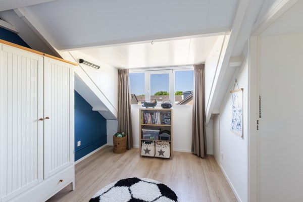 Foto - Te koop: Nette tussenwoning in het gezellige Klundert!